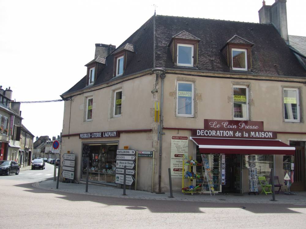 Facade-2-MEUBLES-LAUMAIN-LE-COIN-PRESSE.jpg